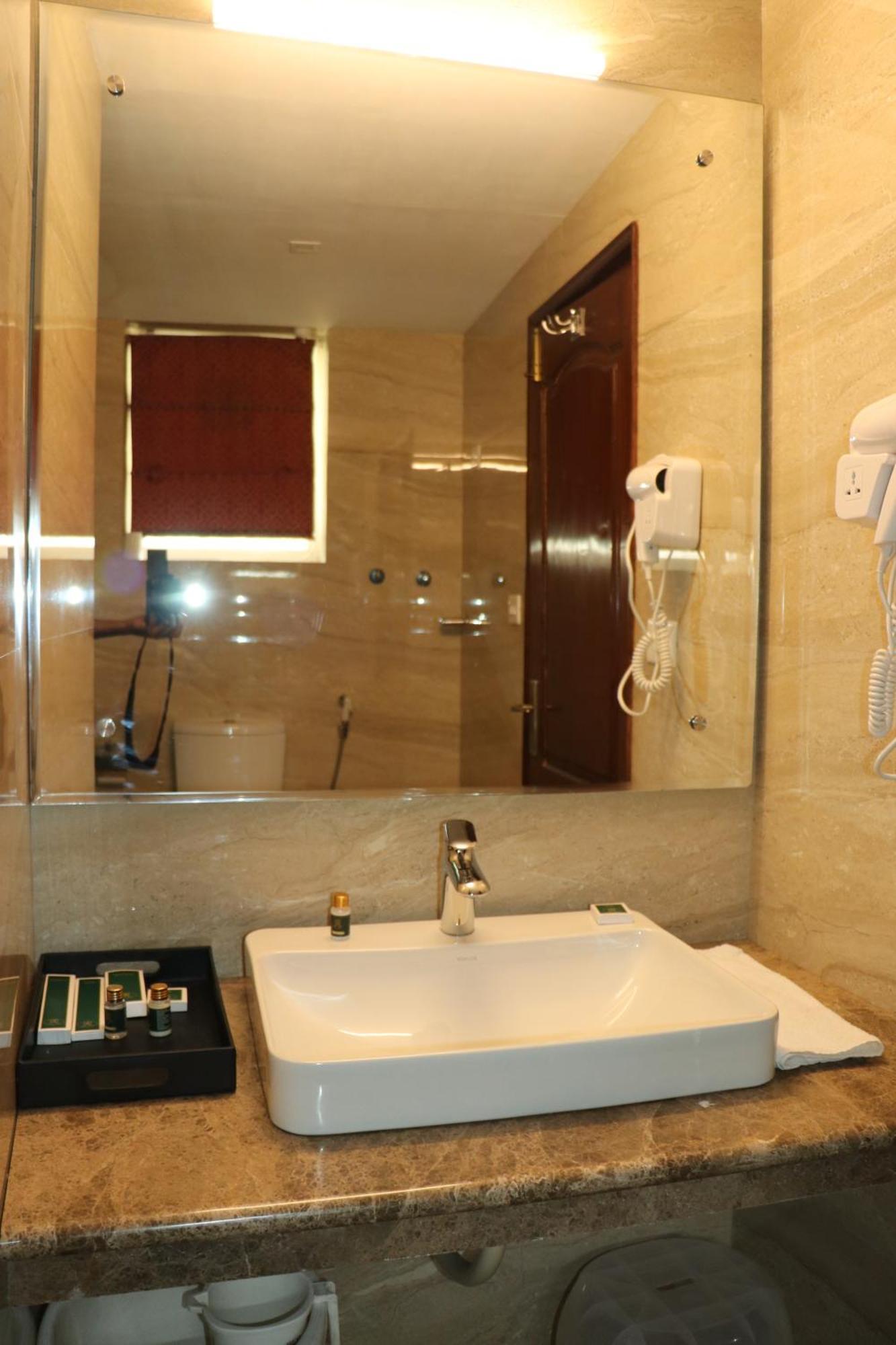 Golden Meadows Hotels & Resorts Sonāmarg Exterior foto