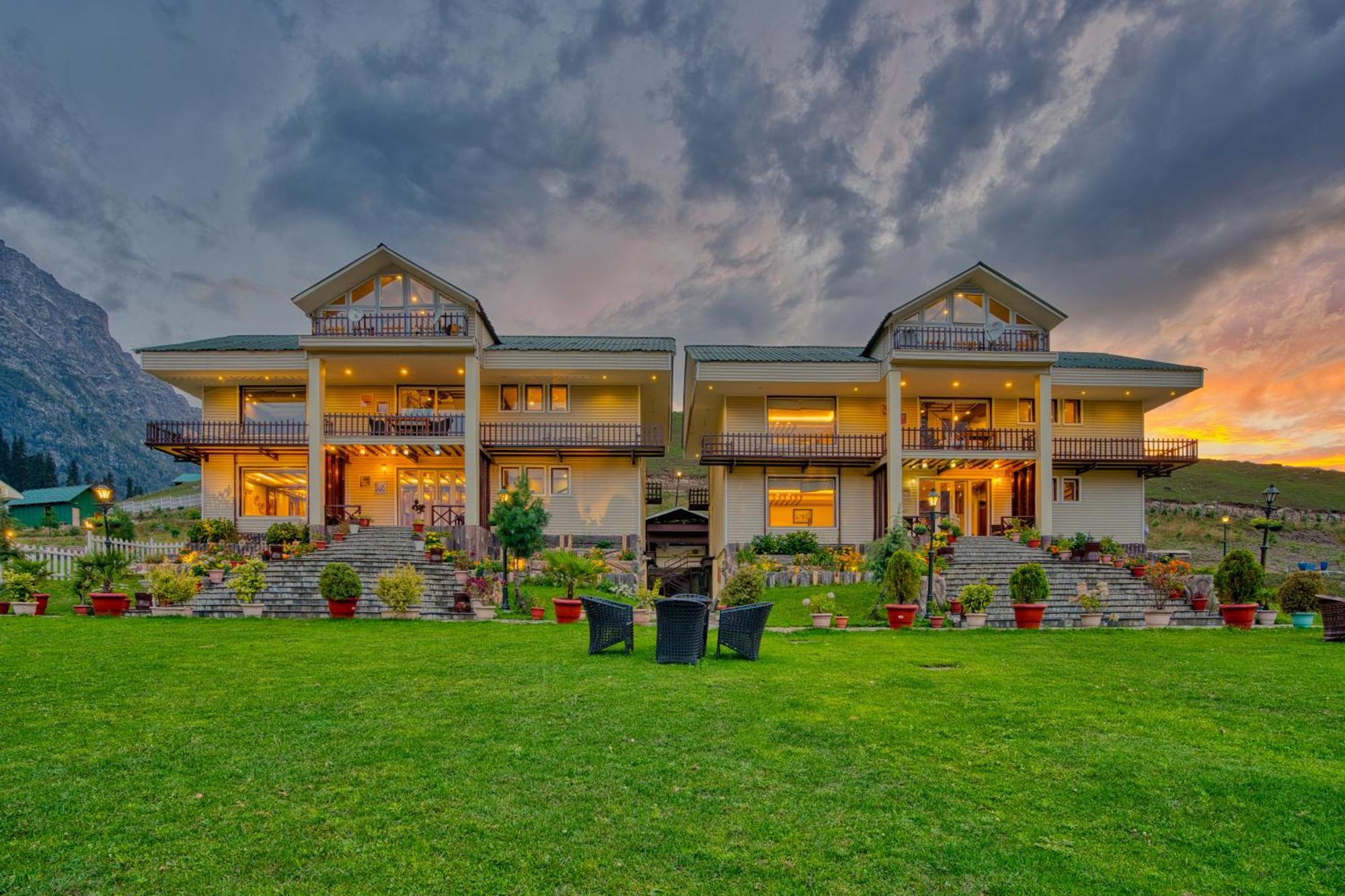 Golden Meadows Hotels & Resorts Sonāmarg Exterior foto