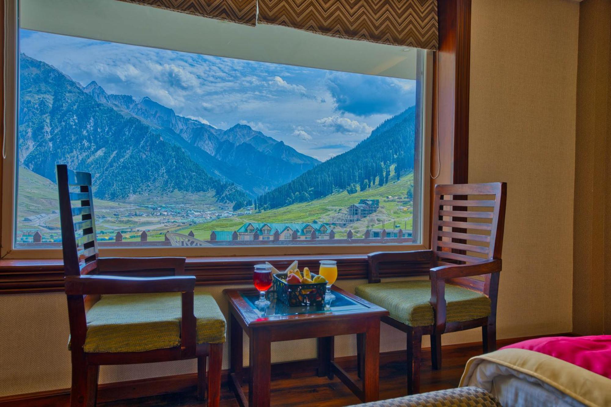 Golden Meadows Hotels & Resorts Sonāmarg Exterior foto